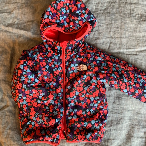 The North Face Kids Red Puffer Jacket - Picture 5 of 7